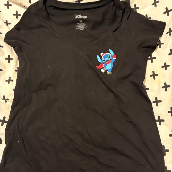 Disney stitch Christmas shirt - Picture 2 of 4